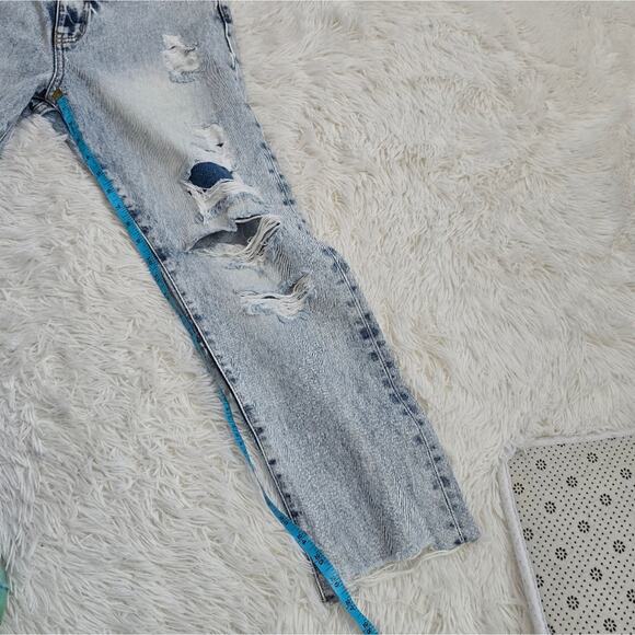 Kancan High Rise Straight Light Wash Distressed Jeans KC8667L Size 5/26 - Picture 12 of 13